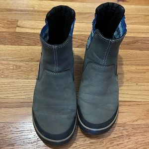 Keen women’s slip on winter boots size 8